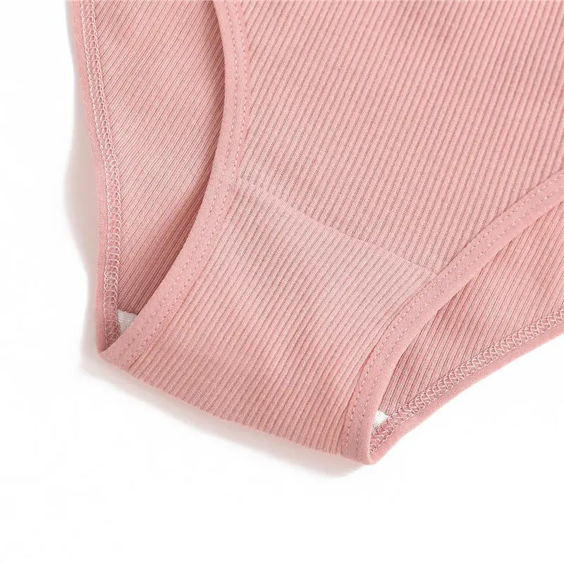 Women's Breathable Cotton Panties 4 Pcs Set Women's Breathable Cotton Panties 4 Pcs Set