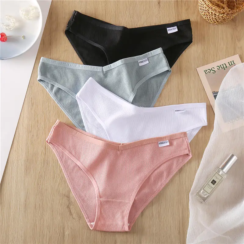 Women's Breathable Cotton Panties 4 Pcs Set Women's Breathable Cotton Panties 4 Pcs Set